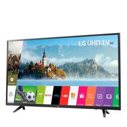 LG 4K UHD LED Smart TV with HDR 43” with Chromecast