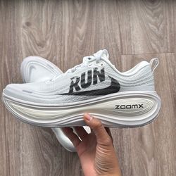 Nike Vomero Plus Run size 9 men brand new white