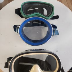 3 Vintage Diving Masks