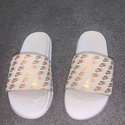 Nike sandels in cream and gold size 7