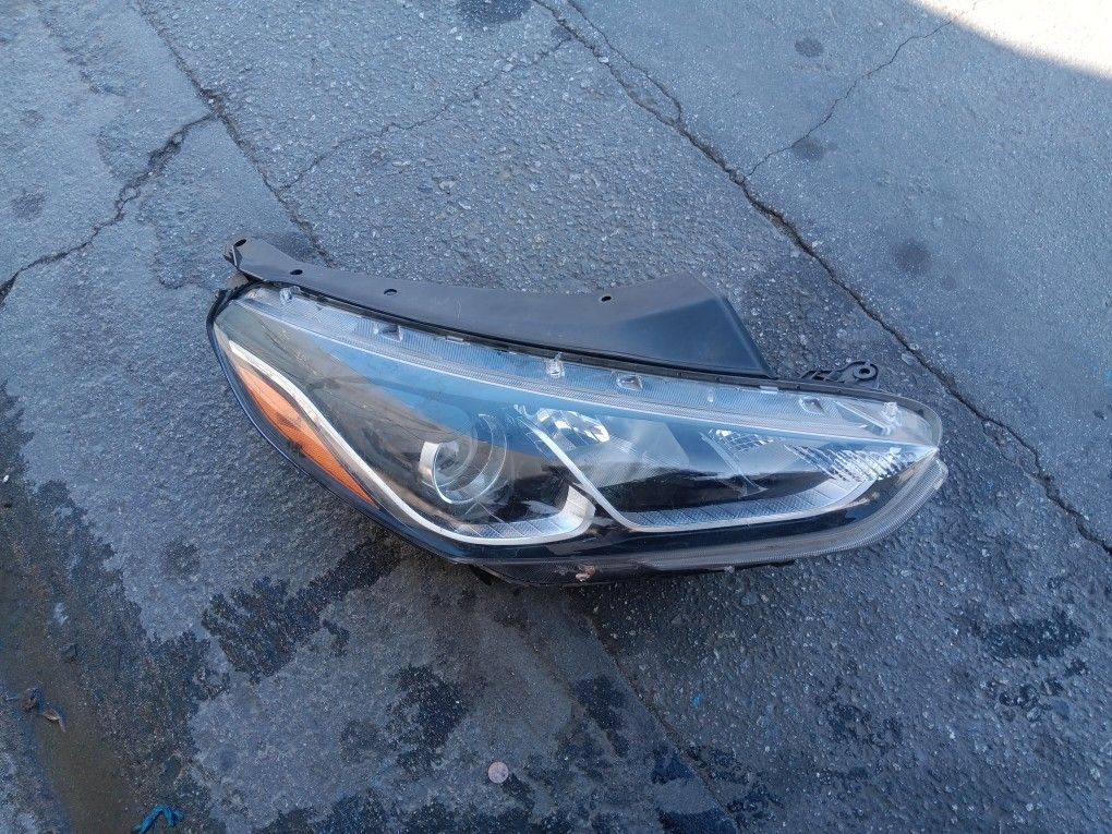 Hyundai Sonata Headlight