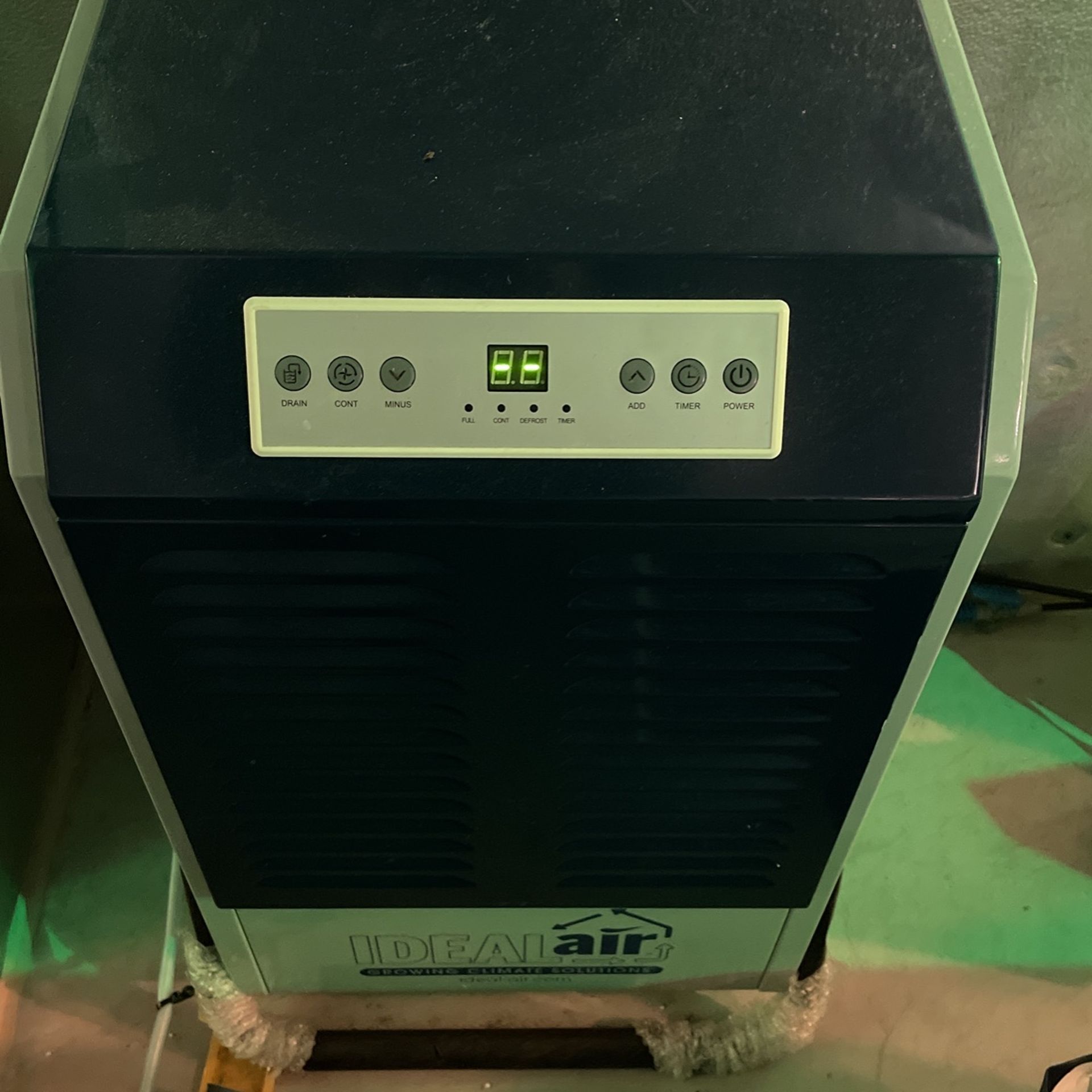 Dehumidifier 