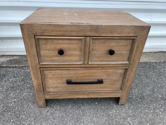 Rustic Wooden Double Drawer Bedroom Night Stand End Table Chest! Some wear on top. Drawers slide great and are clean. 25x16x23in