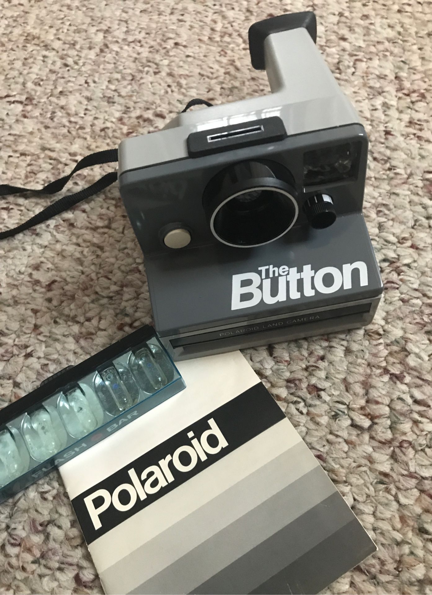 Polaroid The Button