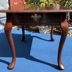 RECTANGLE END TABLE CHERRY 21in x 26in x 21in 
