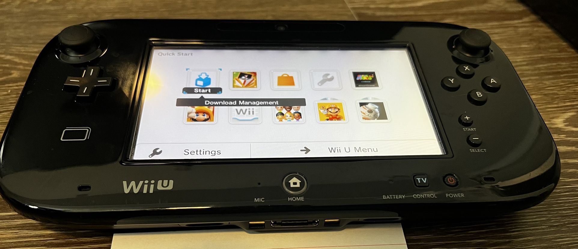 Wii U 32gb System (bad HDMI port/has HDMI Adapter) Electronics & Media