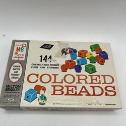 Vintage 1964 Milton Bradley Company Colored Beads 470. 