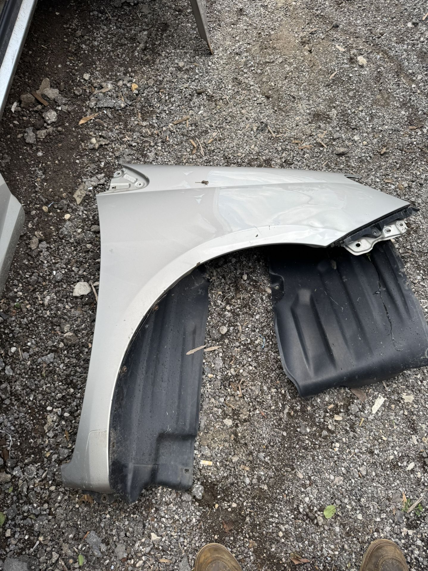 OEM Front Passenger Side Fender 2005 Toyota Sienna