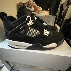 Air Jordan 4 Retro White Thunders