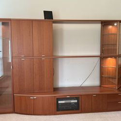 Luxurious TV/Media Stand/Console and Entertainment Center