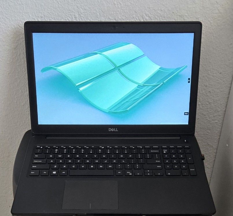 Like New Dell Laptop! Comes With Charger. Works Perfect! Updated To Latest Windows 11 Pro! 4k Capable! New Battery & 24 GB Ram!