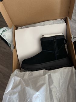 UGG, Brand new boots