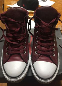 Chuck Taylor’s Leather Chucks Converse