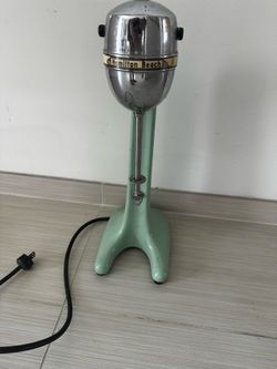 Vintage Hamilton Beach No. 33 Milkshake Mixer Decor non working