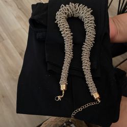 Gray woman’s necklace
