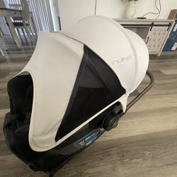 NUNA Carseat