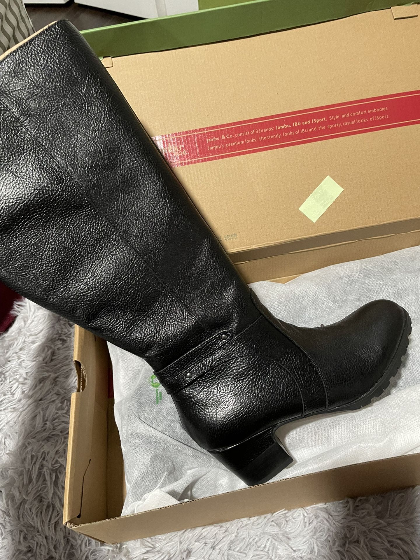 Brand new Jambu boots
