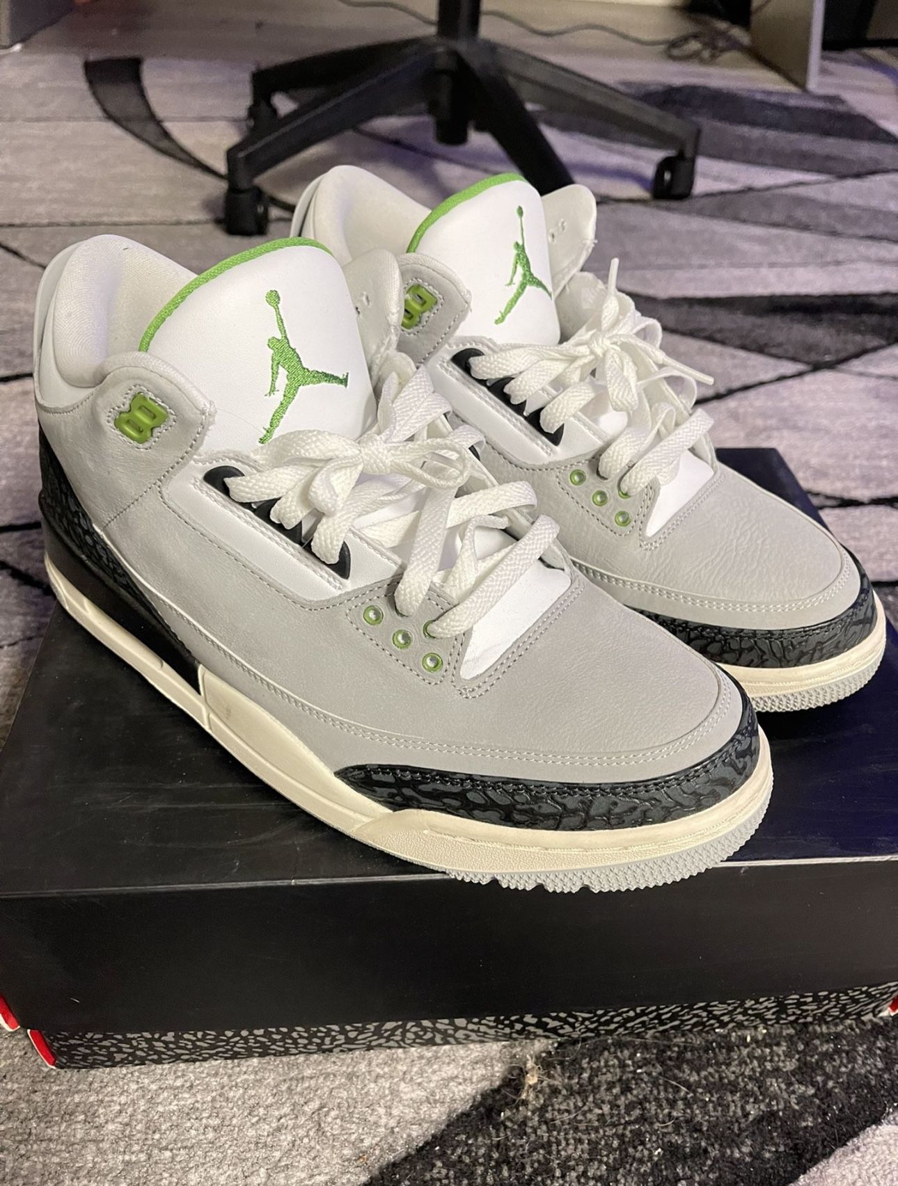 Air Jordan 3 “Chlorophyll” Size 10.5