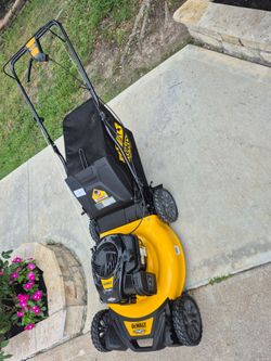 Dewalt Gas Mower 6.25ft 150cc Self Propelled Brand New Nuevo