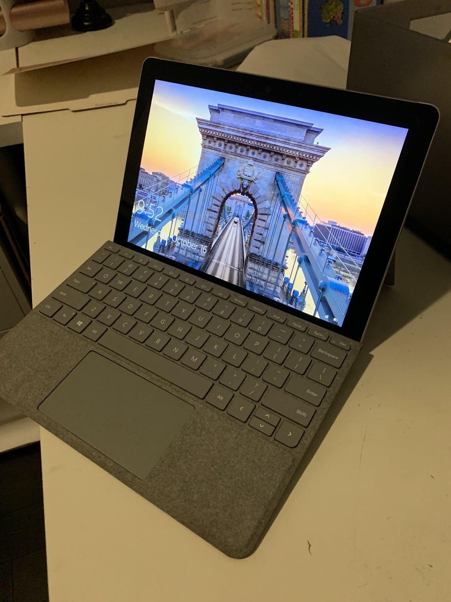 Microsoft Surface Go