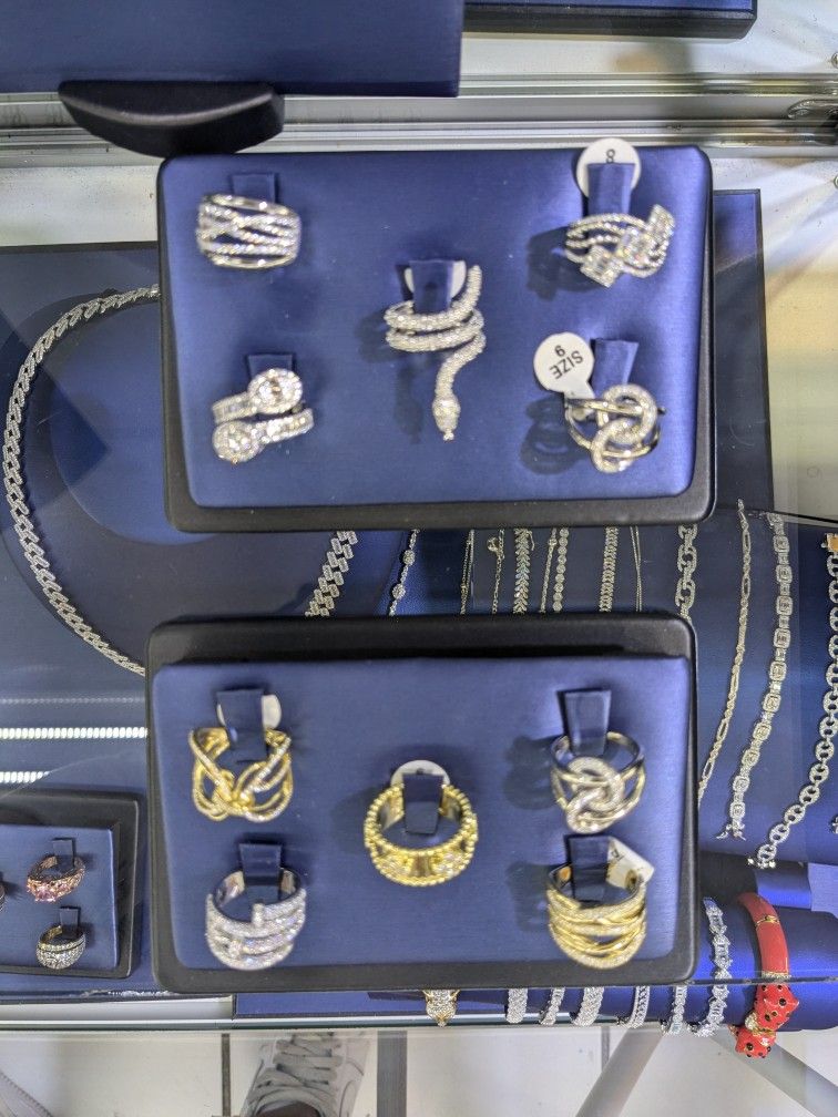 Women's Rings