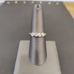 14k Diamond Ring,Sz 7