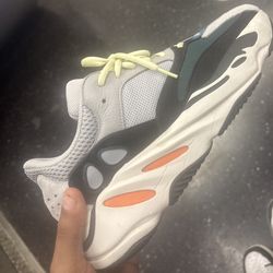 Yeezy 700 