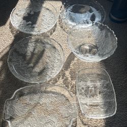 Rose Pearls Crystal (japan) All For 100  One Round Plate Has Small Crack No Major Hard To Notice 