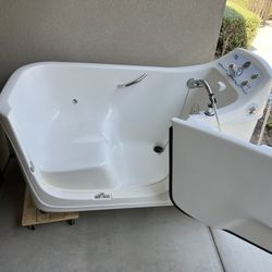 Invacare Side Entry Whirlpool Tub White Fiberglass Handicap Tub
