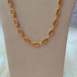 choker with 4 layers of 18 karat gold, excellent quality
