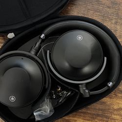Yamaha YH-3700 Bluetooth Headphones