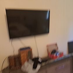 45 Inch Insignia TV