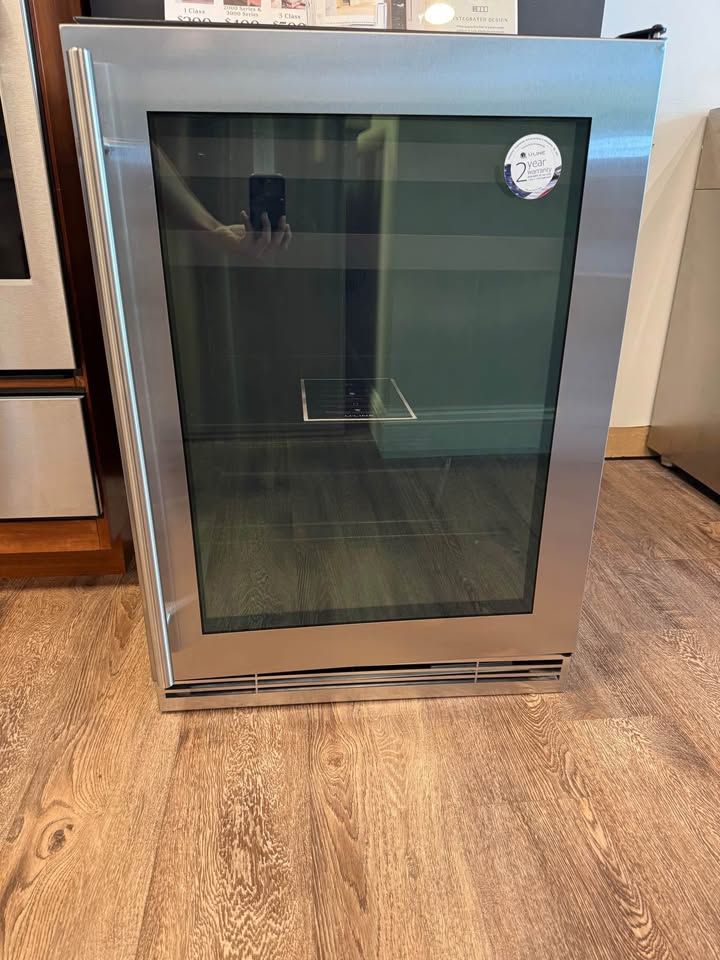 Uline 24 Inch Beverage Center