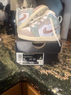 5c Jordan 1 Mid