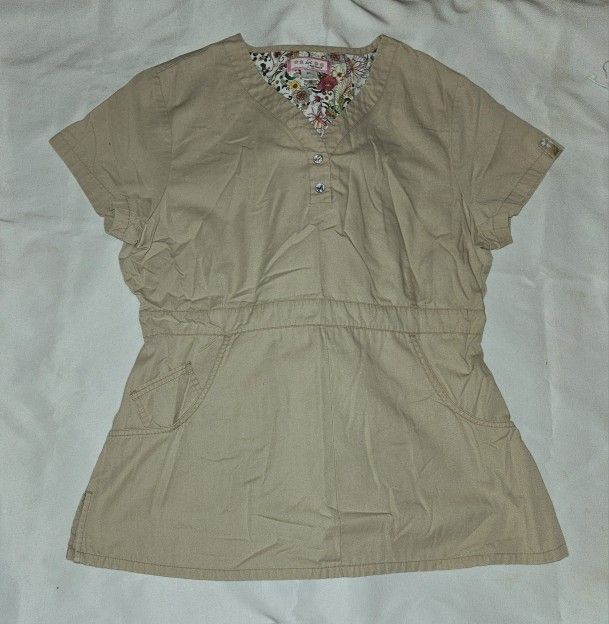 Koi Scrub Top In Tan With 2 Buttons On Top Size Xlarge