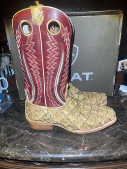 Pirarucu Ariat Mens boots size 10 E2