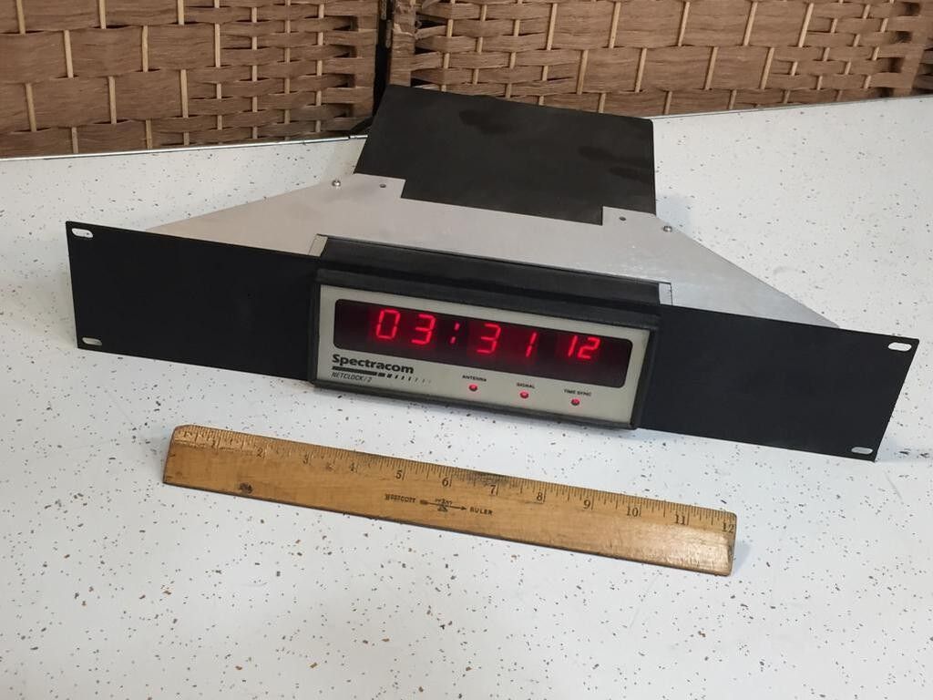 Spectracom Netclock/2 WWVB Master Clock
