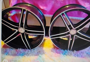 Set of 4 like new 20 " Mercedes Benz