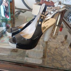 Michael Kors   Size  6