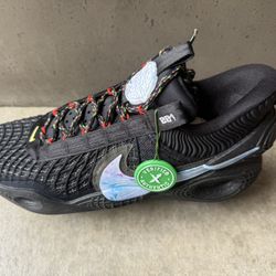 NIKE Cosmic unity Size 11
