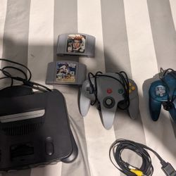 Nintendo 64 With 2 Games And 2 Controllers