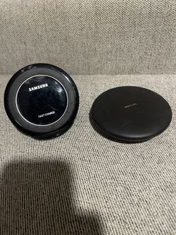 2 Samsung Wireless Fast Chargers 