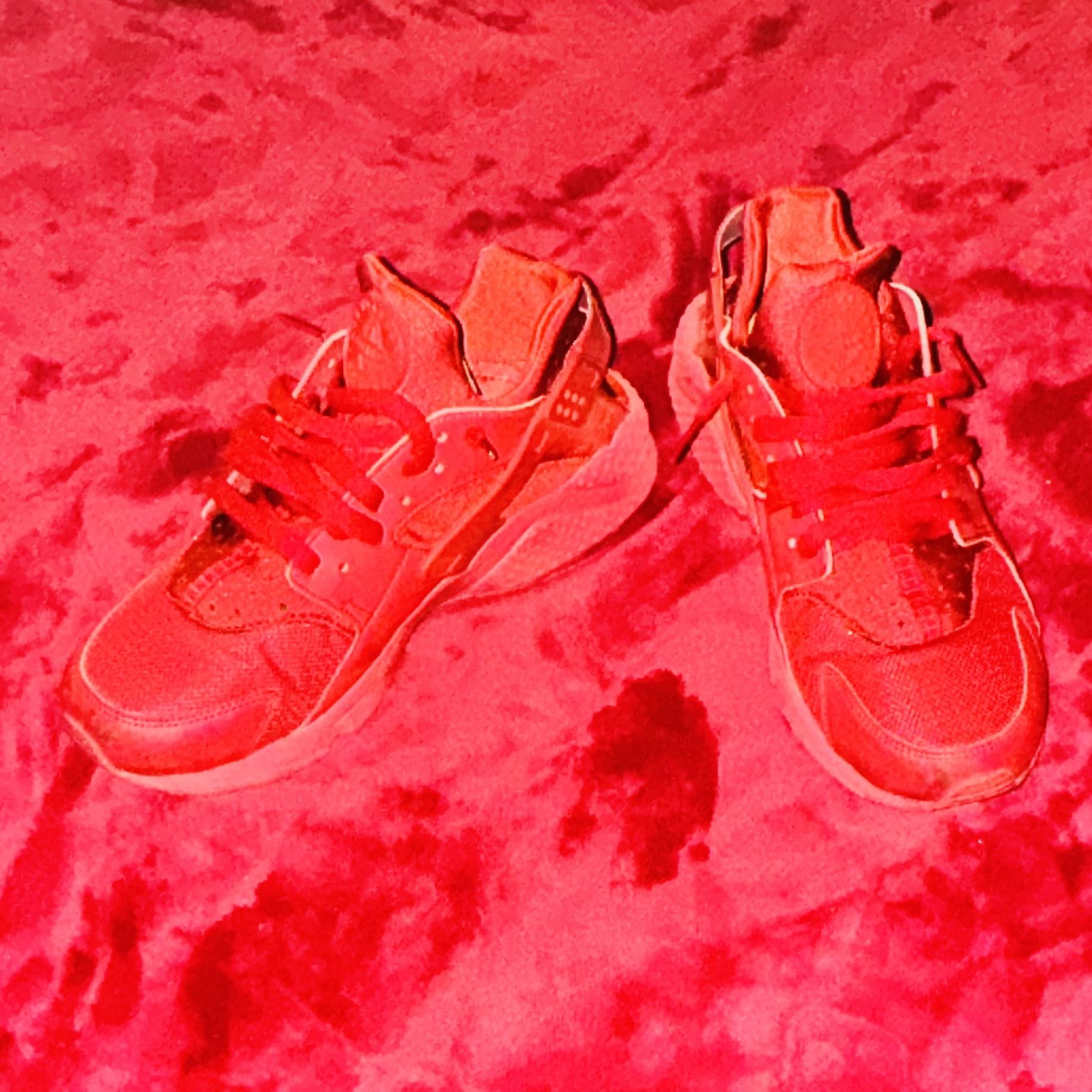 Nike Huarache (Red)