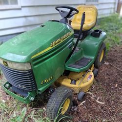 John Deer Riding Lawn Mower