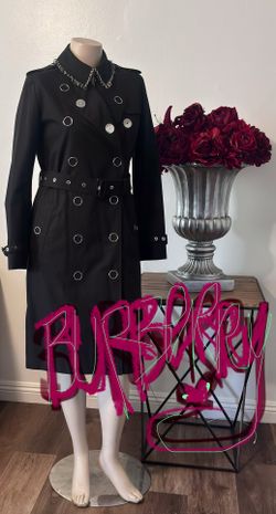 RARE BURBERRY RING-PIERCED TRENCH