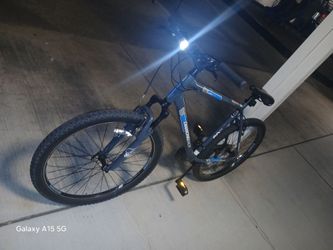 Diamond back 27.5 bike every thing work