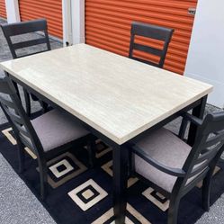 Dining Table 4 chairs 