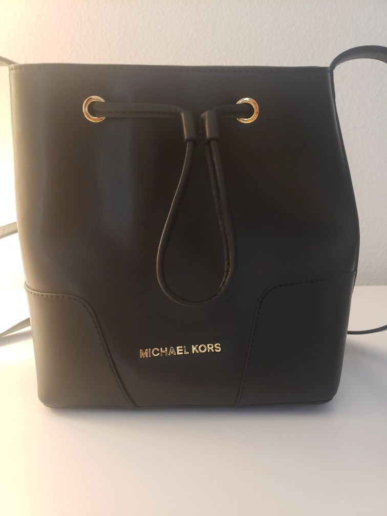 New Michael Kors Black Leather Bucket Bag