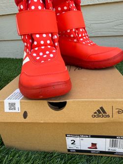 Adidas winterplay Minnie snow boots size 2 kids