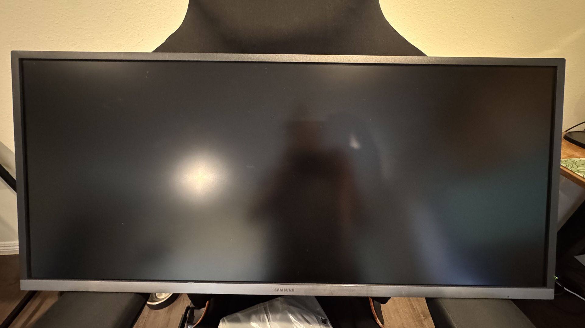 SAMSUNG Ultra Wide Monitor 36”